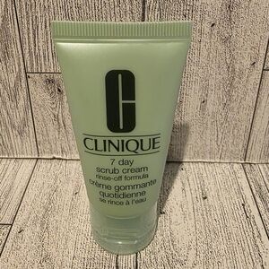 Clinique Green 7 Day Scrub Cream Exfoliant